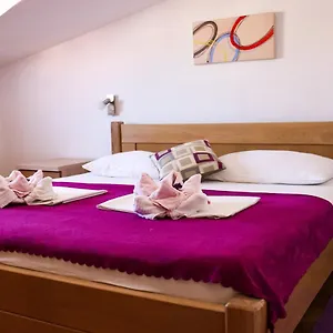 villa-kovacevic.hotels-in-trogir.com/